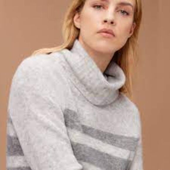 Aritzia Community Plutarch Turtleneck Sweater - Picture 3 of 7